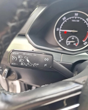 Skoda Superb cena 59900 przebieg: 220000, rok produkcji 2018 z Toruń małe 497